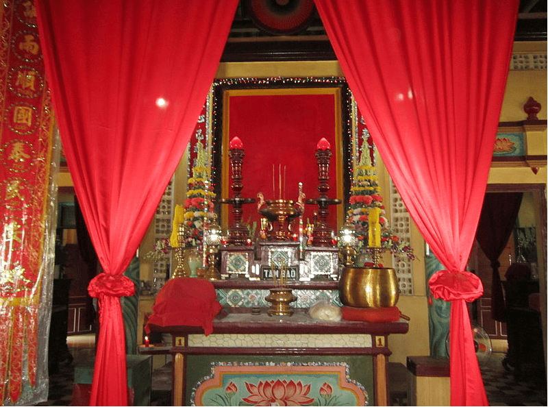 cách treo rèm phòng thờ