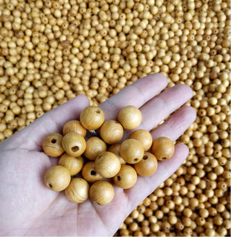 (chi tiết rèm hạt gỗ Pơ mu cao cấp, đường kính 12mm, màu vàng tự nhiên)