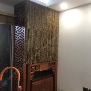 Rèm hạt gỗ Bách Xanh một màu đơn giản là lựa chọn hoàn hảo cho những ai yêu thích sự tinh tế và mộc mạc trong không gian sống