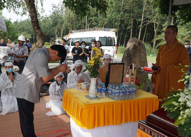 Nghi thức an táng và sau đám tang – Giai đoạn tiễn biệt và tưởng nhớ sâu sắc
