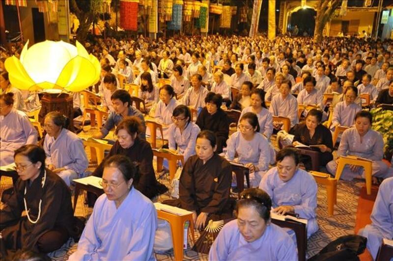 Thời gian và địa điểm tụng kinh: Tạo điều kiện tốt nhất cho tâm linh