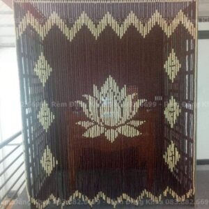 Rèm hạt gỗ Hoa sen gỗ Bồ Đề – thiết kế không chữ, khắc sen tinh tế, mang lại sự thanh tịnh và hài hòa cho không gian thờ cúng.