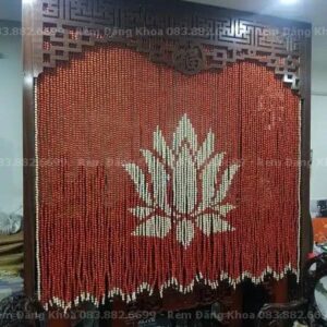 Rèm hạt gỗ Hoa sen mài cam trắng – thiết kế thanh lịch, không chữ, gỗ Bồ Đề nguyên chất, phù hợp làm mành che ban thờ trong mọi không gian.