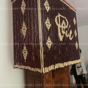 Rèm treo chữ Phúc – chất liệu gỗ Bồ Đề tự nhiên, thiết kế tinh xảo, mang lại không gian thờ cúng hài hòa, thanh tịnh và chuẩn phong thủy.