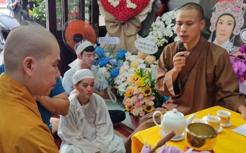Văn khấn 100 ngày cha mất – Tưởng nhớ và tri ân người cha đã khuất